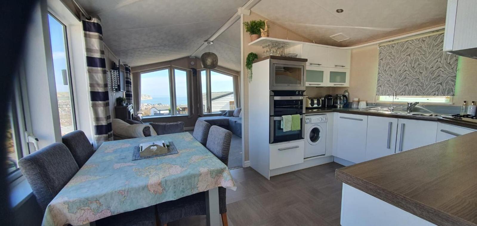 Lodge Seaview Суонидж Екстериор снимка